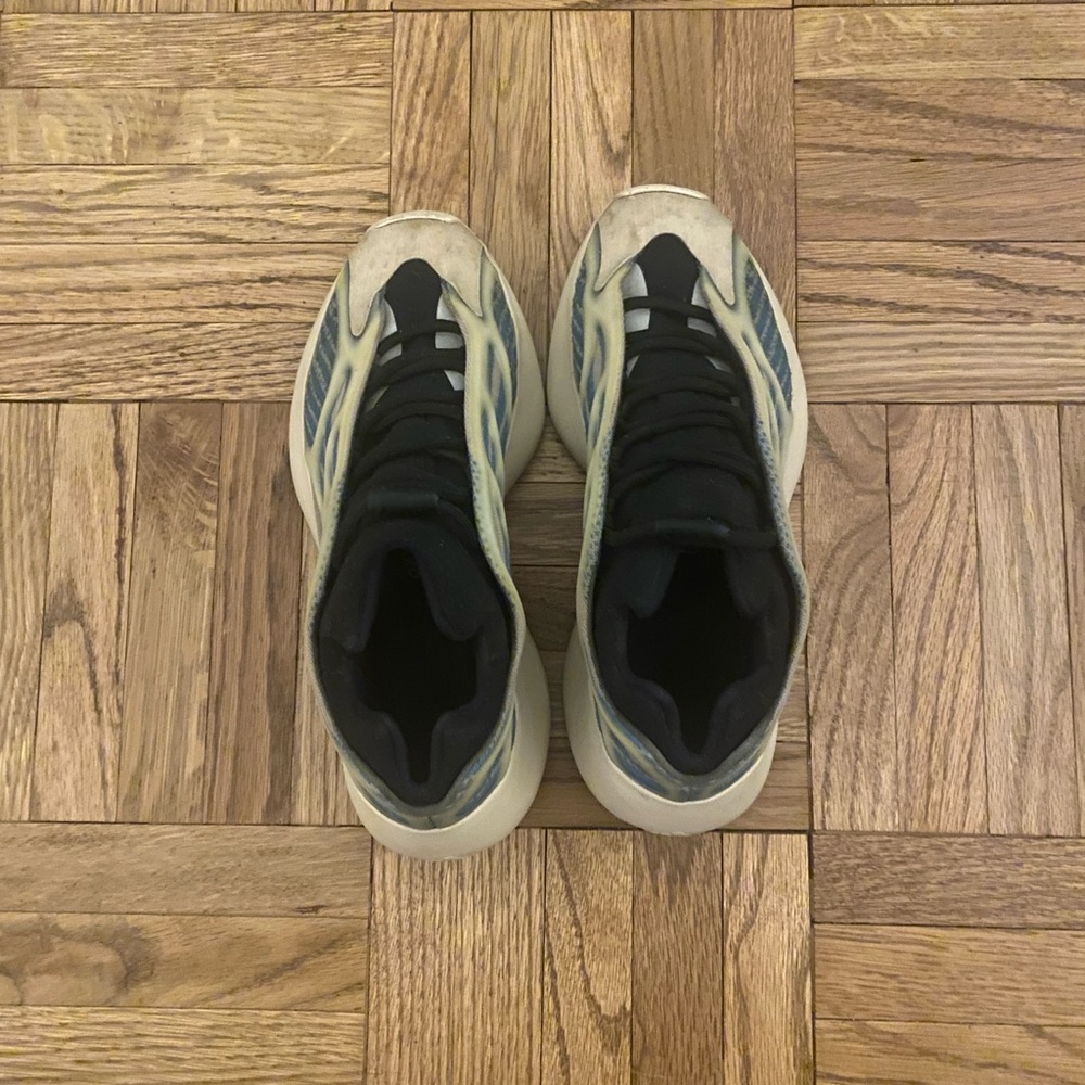 Yeezy 700 blue and Cream Sneakers